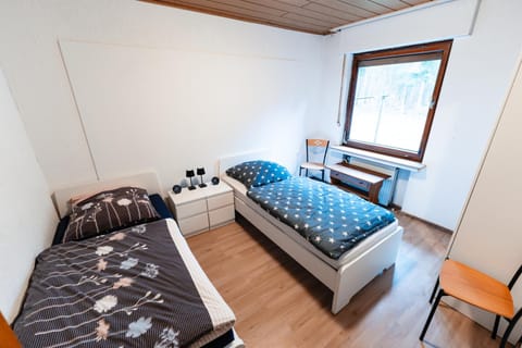 Bed, Photo of the whole room, Seating area, Bedroom