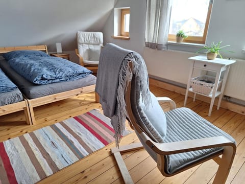 Bed, Living room, Photo of the whole room, Seating area, Bedroom