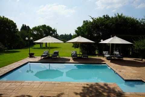 Garden view, Pool view, Swimming pool, Swimming pool, sunbed