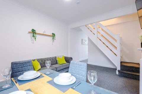 Living room, Seating area, Dining area