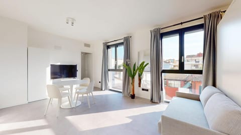 TV and multimedia, Living room, Seating area, Dining area, Evening entertainment