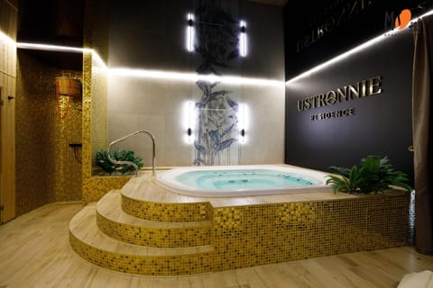 Hot Tub, Hot Tub, Spa and wellness centre/facilities
