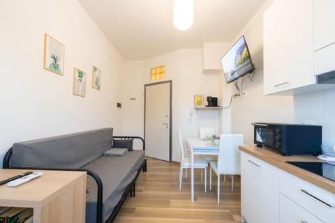 Communal lounge/ TV room, Dining area