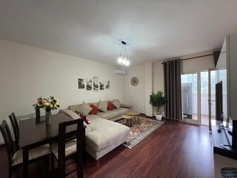 TV and multimedia, Living room, Photo of the whole room, Seating area