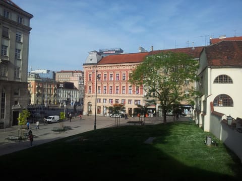 City view, Landmark view, Street view
