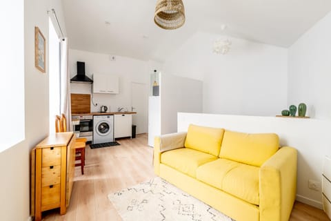 Coffee/tea facilities, Living room, Seating area, Dining area, dishwasher, oven, pet friendly, stove, washing machine