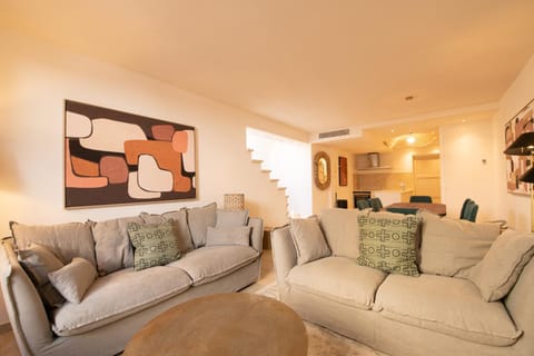 Living room, Seating area, air conditioner