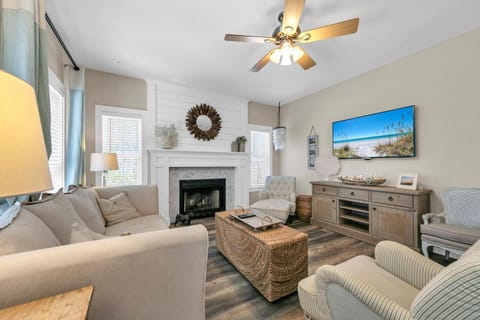 Under the Oaks Cottage in Blue Mountain Beach House in South Walton County