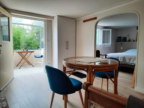 Giverny, Cosy studio au vert Apartment in Giverny