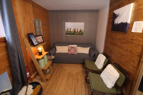 Game Room, Living room, Seating area