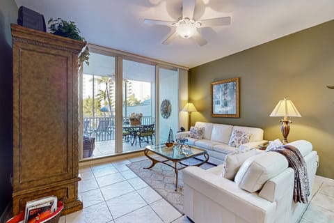 Paradise Palms Apartment in Vanderbilt Beach