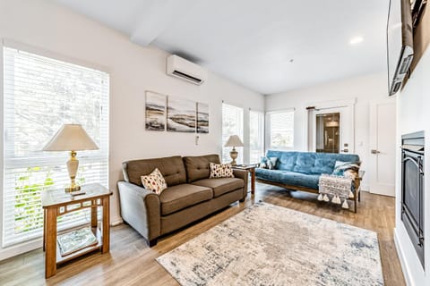 Serenity at Deerhaven #A & #C Apartment in Gold Beach