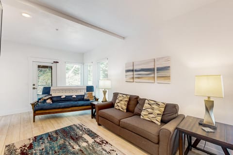 Serenity at Deerhaven #A & #B Apartment in Gold Beach