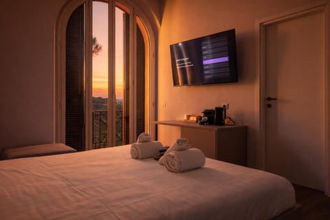 Bedroom, Sunset