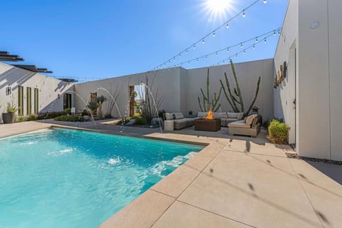 Spectacular Resort-Style Oasis by Rather Be Properties House in Palm Springs