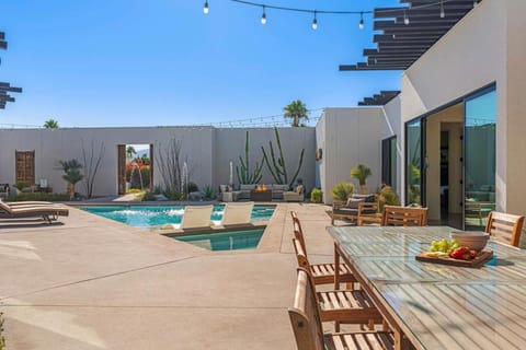 Spectacular Resort-Style Oasis by Rather Be Properties House in Palm Springs