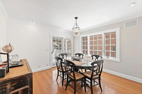 Luxurious Seaside Escape-85 Steps to the Beach-Panoramic Ocean Views House in Laguna Beach