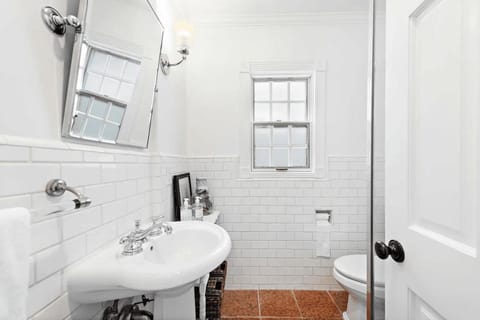 Luxurious Seaside Escape-85 Steps to the Beach-Panoramic Ocean Views House in Laguna Beach