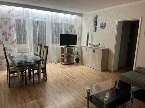 Communal lounge/ TV room, Living room, Seating area, Dining area
