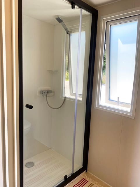 Camping Le Solitaire du Lac Campground/
RV Resort in Sévrier