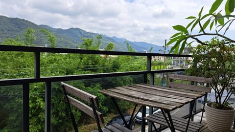 Natural landscape, View (from property/room), Balcony/Terrace