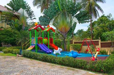 Day, Children play ground, Garden, Evening entertainment, Garden view