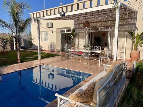 Pool view, Swimming pool, sunbed