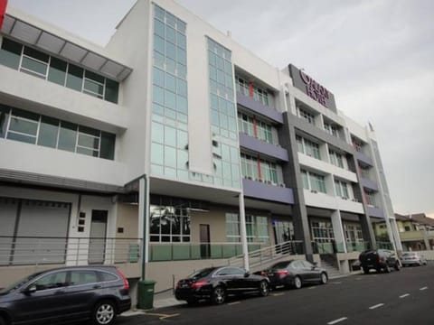 Facade/entrance