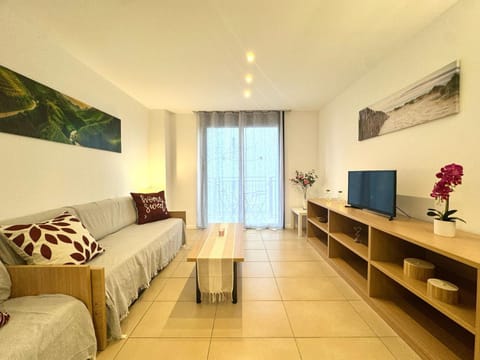 TV and multimedia, Living room, Photo of the whole room, Seating area