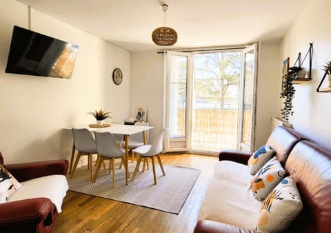 TV and multimedia, Balcony/Terrace, Living room, Dinner