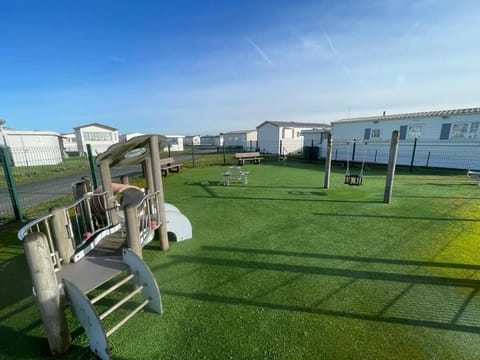 Bungalow familial à la mer Campground/ 
RV Resort in Middelkerke