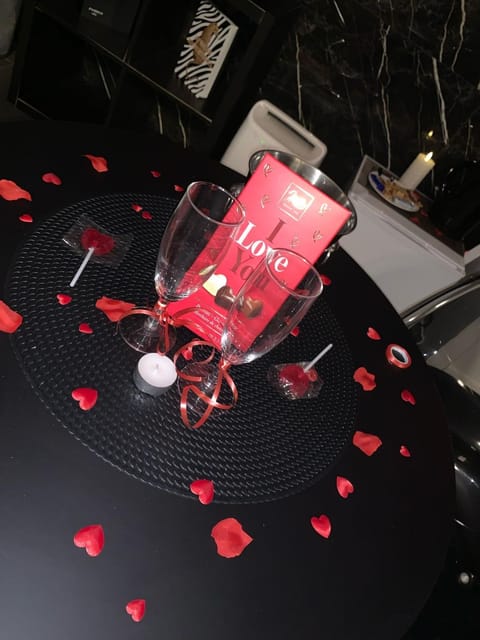 La home Gold Jacuzzi Apartment in Wallonia, Belgium