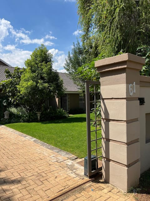 Property building, Day, Garden, Garden view