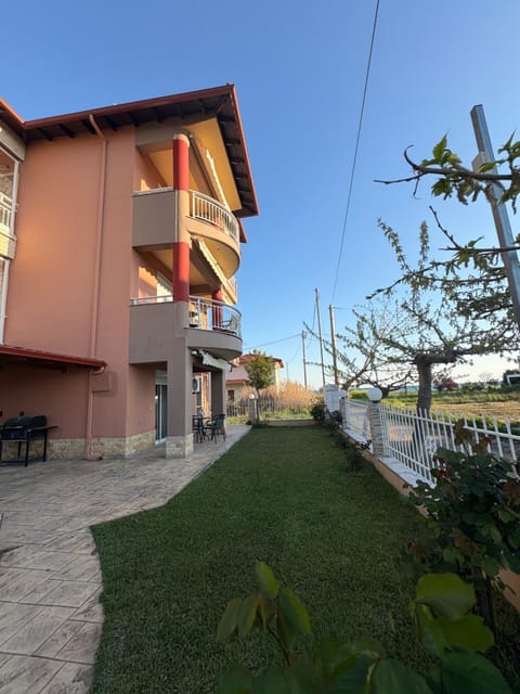 ELINOR by the sea Apartment in Halkidiki