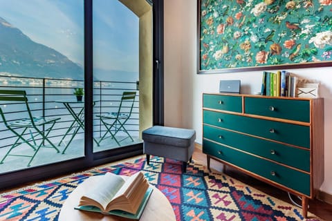 Balcony/Terrace, Living room, Landmark view, Mountain view
