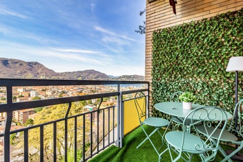 Silk & Sunset - City and Lake View with parking House in Como