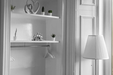 Free Parking - City Centre - The McCarty Apartment in Edinburgh