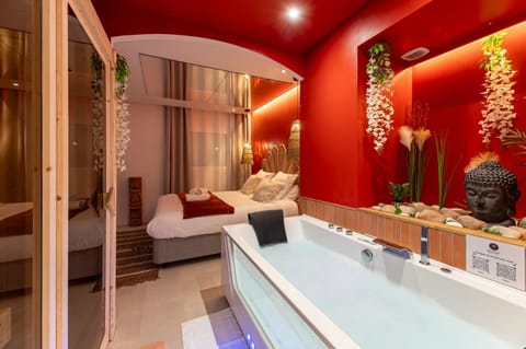 Hot Tub, Sauna, Sauna