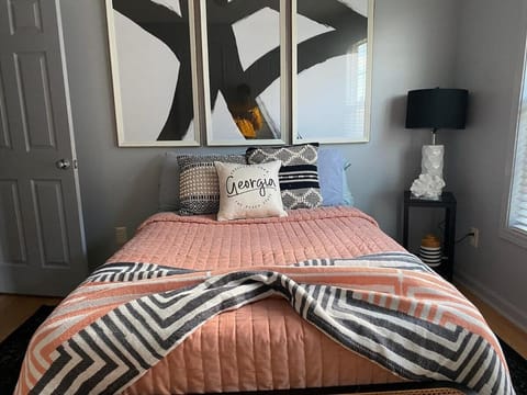 Two Cozy Homes Near GWCC & Mercedes Benz - Sleeps 15 House in Atlanta