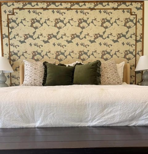 Two Cozy Homes Near GWCC & Mercedes Benz - Sleeps 15 House in Atlanta