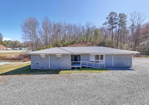 Vintage with Advantages House in Bryson City