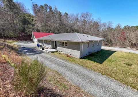 Vintage with Advantages House in Bryson City