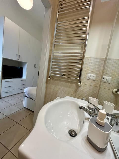 Bathroom, Kitchen or kitchenette