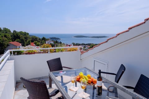 Ana del Sol - ZF Hvar Apartment in Hvar