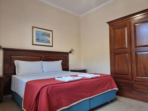 Bed, Bedroom, wardrobe