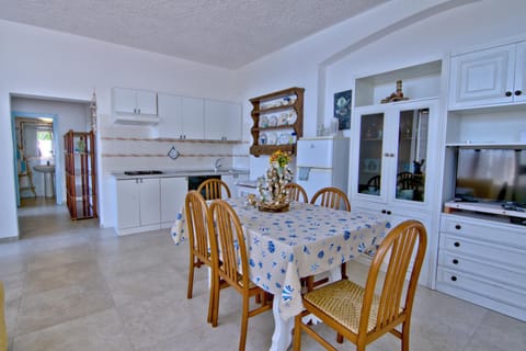 Living room, oven, stove