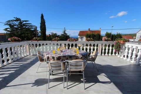 Natural landscape, Summer, Garden, Balcony/Terrace