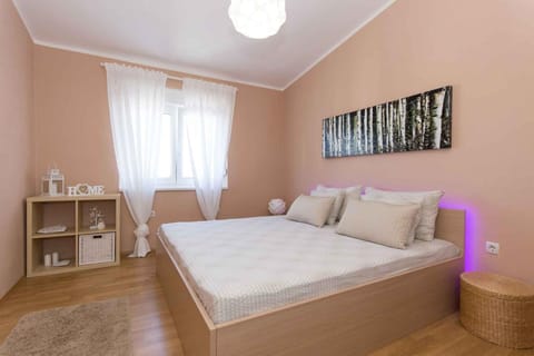 Summer, Bedroom