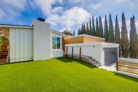 Sunset Path La Jolla Shores Apartment in La Jolla Shores