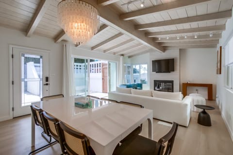 Sunset Path La Jolla Shores Apartment in La Jolla Shores